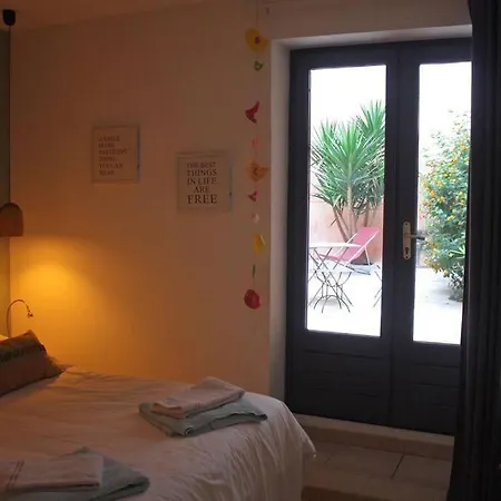Arlette La Petite Maison Arlesienne