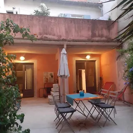 Ferienhaus Arlette La Petite Maison Arlesienne *